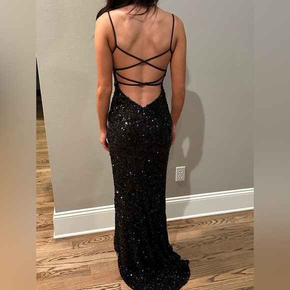 La Femme illusion Inset black sequin dress size 0. New with tags. Never worn. - Picture 5 of 6